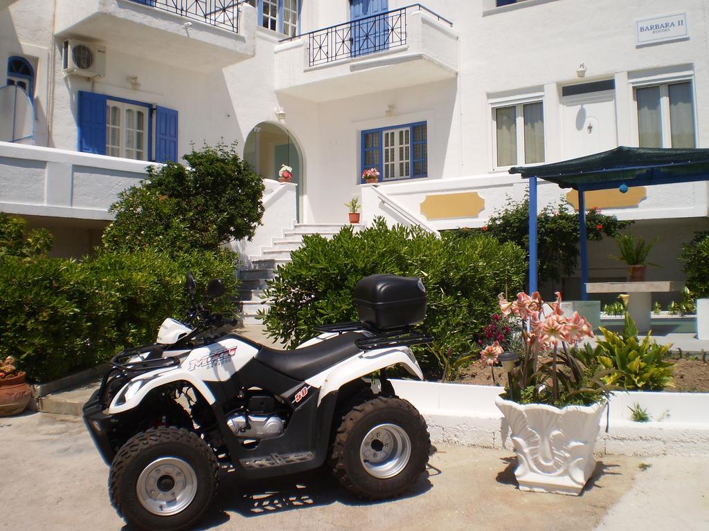Hotel Barbara II à Agia Marina  Extérieur photo