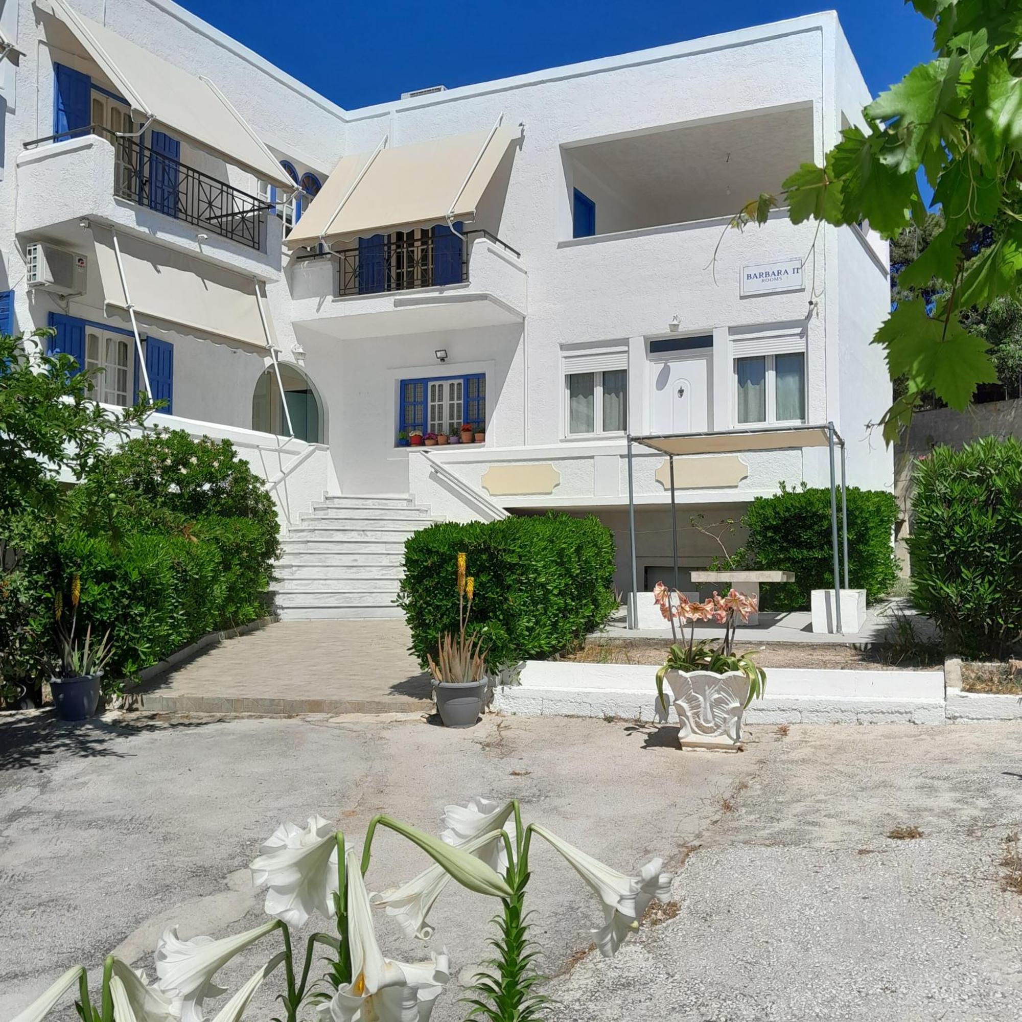 Hotel Barbara II à Agia Marina  Extérieur photo