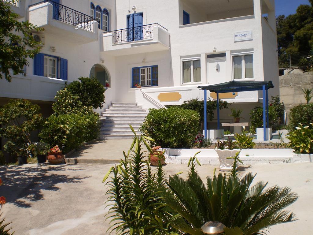 Hotel Barbara II à Agia Marina  Extérieur photo
