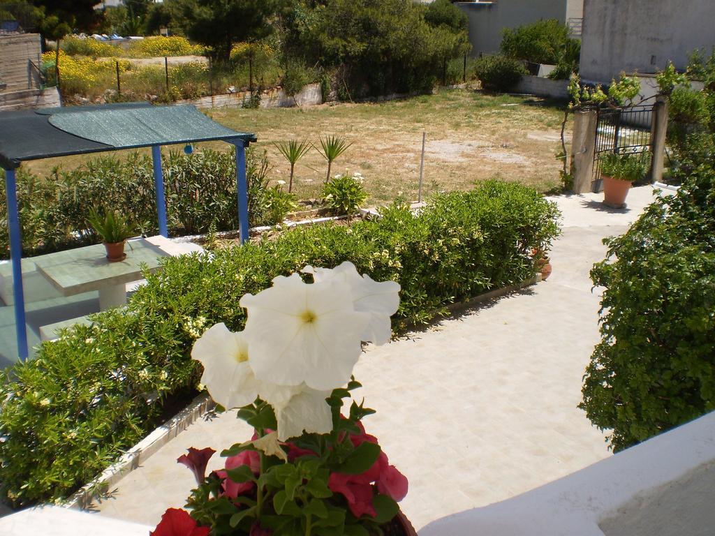 Hotel Barbara II à Agia Marina  Extérieur photo